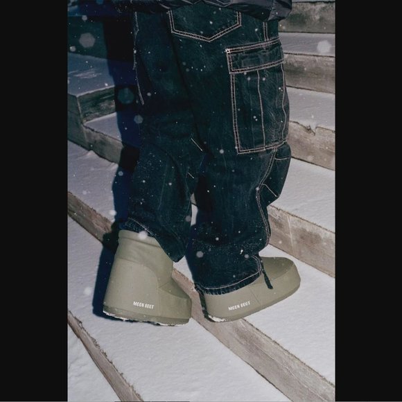 Brand new MOON BOOTS NO LACE BLACK RUBBER SNOW BOOTS - size 5-7 - Picture 6 of 8